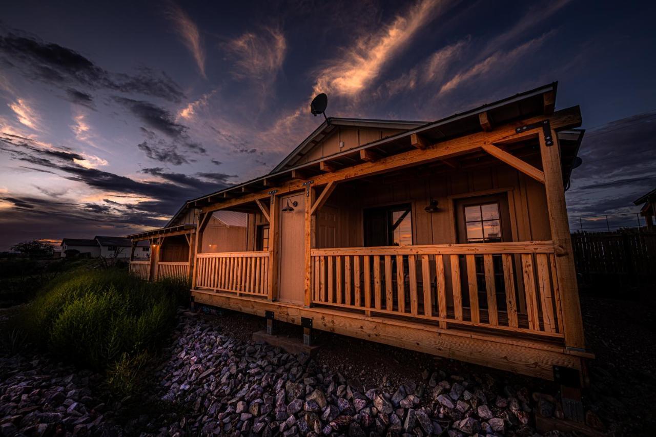 Miners Cabin #4 - King Bed - Private Balcony With Views ทูมสโตน ภายนอก รูปภาพ