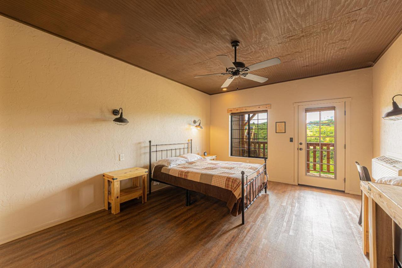 Miners Cabin #4 - King Bed - Private Balcony With Views ทูมสโตน ภายนอก รูปภาพ