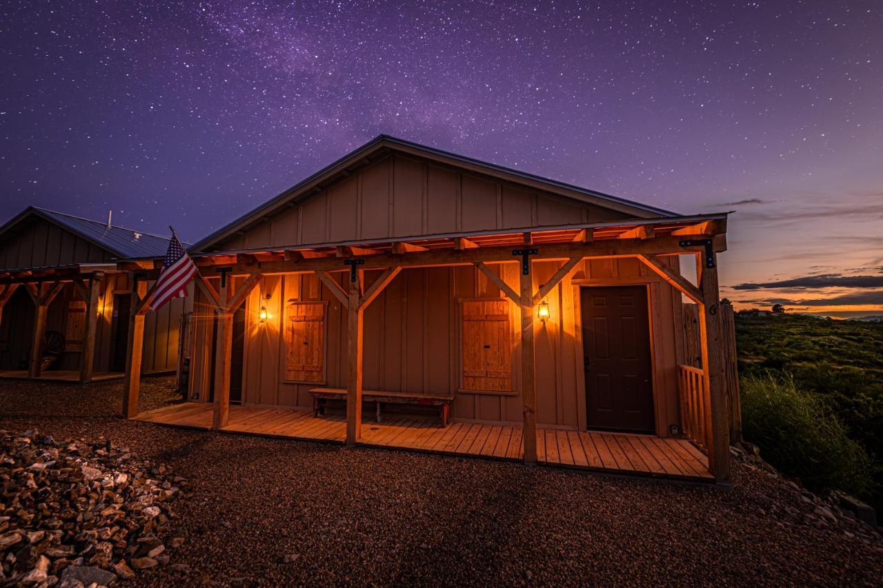 Miners Cabin #4 - King Bed - Private Balcony With Views ทูมสโตน ภายนอก รูปภาพ
