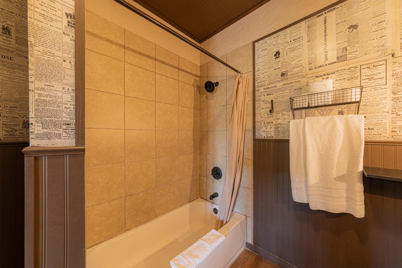 Miners Cabin #4 - King Bed - Private Balcony With Views ทูมสโตน ภายนอก รูปภาพ